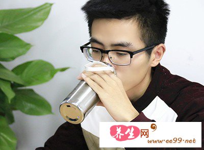 所以糖尿病早期会有频繁的口渴、多尿症状 所以糖尿病早期会有频繁的口渴、多尿症状