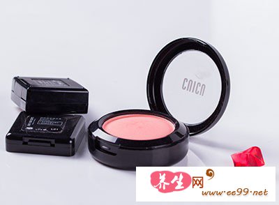 劣质、变质的化妆品,刺激性较强的化妆品和某些药物化妆品 劣质、变质的化妆品,刺激性较强的化妆品和某些药物化妆品