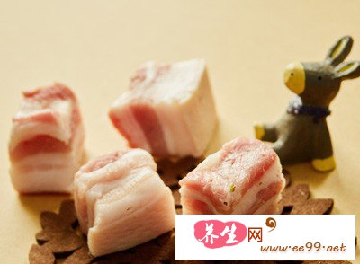 肥肉要少吃,油炸食品以及一些放油多的菜也要少吃 肥肉要少吃,油炸食品以及一些放油多的菜也要少吃